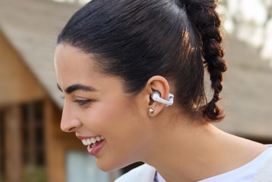 Shokz atualizou seus fones de ouvido abertos para oferecer melhor som e design leve.