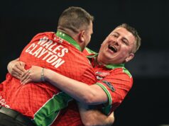 Campeonato Mundial de Dardos: Jonny Clayton e Nick Kenny do País de Gales vencem enquanto Alemanha e Irlanda também vencem | Notícias sobre dardos