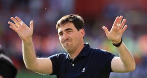 Liverpool perto do sucessor para demitir Arne Slot: acordo verbal alcançado com o técnico espanhol