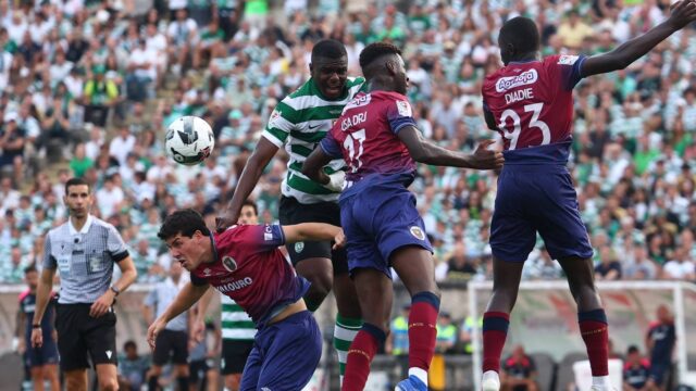 sporting-cp-s-ousmane-diomande-in-action-with-s-c-u-torreense-s-mohamed-diadie-and-musa-drammeh.JPG