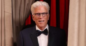 Ted Danson admite que levou dois anos em ‘Cheers’ para aceitar o status de símbolo sexual