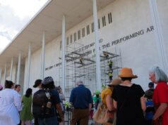 Comitê do Kennedy Center pede ao tribunal de apelações que bloqueie a remoção do nome de Trump