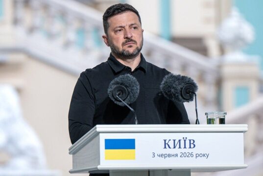 Zelensky da Ucrânia, numa carta ao Putin da Rússia, propõe a realização de uma reunião para acabar com a guerra