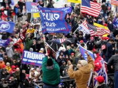 O fundo de US$ 1,8 bilhão de Trump se desfaz em meio a reveses judiciais e resistência bipartidária