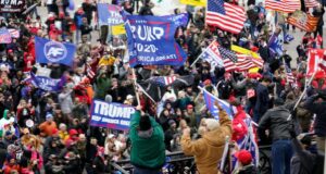 O fundo de US$ 1,8 bilhão de Trump se desfaz em meio a reveses judiciais e resistência bipartidária