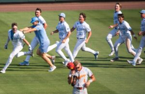 As esperanças da USC College World Series foram destruídas com uma derrota para a Carolina do Norte