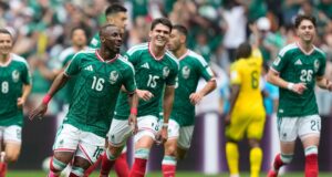 Uma multidão emocionada ajuda o México a vencer a Copa do Mundo contra a África do Sul