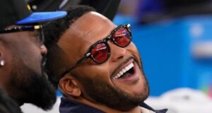 Parabéns a Aaron Donald por voltar com Myles Garrett