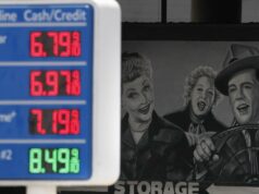 Os californianos não gostam dos altos preços da gasolina à medida que a inflação dispara