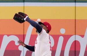 Jo Adell revive o meme de José Canseco desistindo de sua cabeça