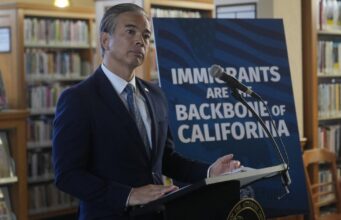 Califórnia processa administração Trump por planos para instalações do ICE perto de Gilroy