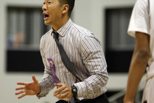 O ex-técnico do Chino Hills, Steve Baik, assume o comando do Calabasas