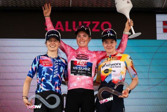 O trabalho em equipe é fundamental para a maglia rosa, a progressão do GC e o domínio do sprint – cinco conclusões do Giro d’Italia Women.