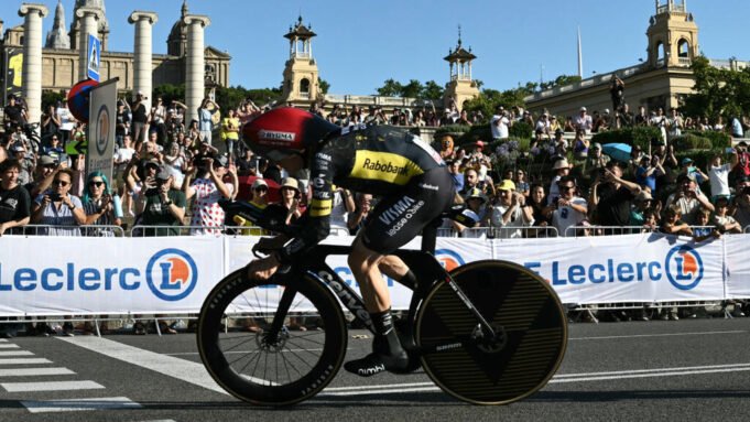 Vingegaard lidera o Tour de France logo com Visma vencendo a etapa de abertura em Barcelona Vingegaard lidera o Tour de France logo com Visma vencendo a etapa de abertura em Barcelona