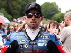 Superbikes britânicas: Glen Irwin levado ao hospital após acidente em Snetterton