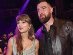 Taylor Swift e Travis Kelce fazem dueto de rock no jantar de ensaio (por convidado)