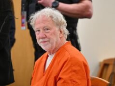 Timothy Busfield diz ao grande júri que foi ‘cancelado’ após ser acusado de abuso sexual infantil