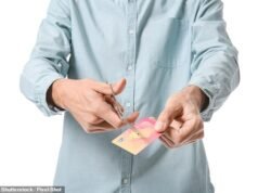 A inadimplência no cartão de crédito atingiu seu ponto mais alto desde a crise financeira, enquanto as famílias britânicas lutavam para sobreviver