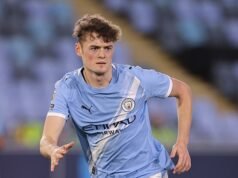 O jogador do Man City, de 19 anos, está se preparando para sair… e atualmente está considerando ofertas de uma série de clubes ingleses