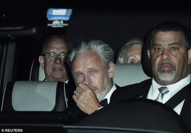 109813775-15955079-Tom_Hanks_Paul_McCartney_and_his_son_in_law_Alasdhair_Willis_wer-a-153_1783324410.jpeg