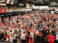 ‘O lugar todo enlouqueceu!’: Pubs comemoram a vitória da Inglaterra enquanto a Copa do Mundo aumenta o movimento e os gastos