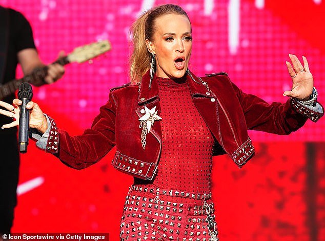 109856491-15959455-Carrie_Underwood_fans_were_left_aghast_at_new_footage_of_her_pla-m-5_178343752389.jpeg