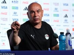 Egípcios furiosos dizem que a Copa do Mundo está ‘CONSERTADA’, já que o técnico afirma que a FIFA ‘quer que Lionel Messi permaneça no torneio’ após decisões controversas do VAR em uma derrota dramática