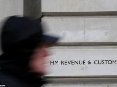 Os comerciantes individuais estão atrasando o esquema Making Tax Digital do HMRC, pois menos da metade se inscreveu antes do prazo de agosto