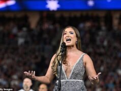 Fãs do State of Origin queimam hino nacional após tentativa dessincronizada da cantora: ‘Ela massacrou’