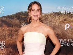 Jennifer Garner mostra uma figura esbelta em um vestido sem alças dramático na estreia no tapete vermelho depois de compartilhar uma postagem impressionante sobre Ben Affleck