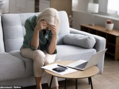 Aumentar o Crédito Universal para pessoas de 66 anos que enfrentam dificuldades à medida que a idade de aposentadoria do estado sobe para 67, pedem os parlamentares