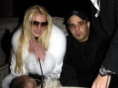 O ex-empresário de Britney Spears, Sam Lutfi, ressurgiu com um novo visual após os recentes acontecimentos bizarros da estrela pop… Veja-o agora