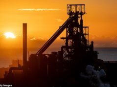 O forno elétrico a arco da British Steel foi finalmente enviado para o País de Gales depois de meses preso na China