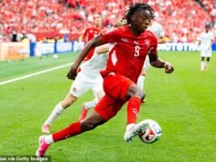 Newcastle roubado NOVAMENTE: Aston Villa lidera a corrida por Johan Manzambi depois que os Magpies fecharam um acordo de £ 49 milhões para contratar a estrela suíça em outro grande impulso para seus planos de transferência