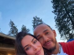 Kim Kardashian e Lewis Hamilton tiram uma linda selfie com a filha nas férias em família
