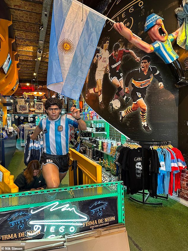 110000853-15974893-Almost_every_store_in_Caminito_Buenos_Aires_sells_Argentina_jers-a-1_178401715078.jpeg
