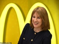 Tanto para uma economia “forte”! Mais de três empresas vão à falência todos os dias – zombando da ostentação de Rachel Reeves de ‘vencer as probabilidades’ em seu discurso de despedida