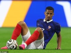 ‘Minhas costas sumiram!’ Preocupações com lesões no astro do Arsenal, William Saliba, quando ele foi forçado a sair durante a semifinal da França na Copa do Mundo contra a Espanha