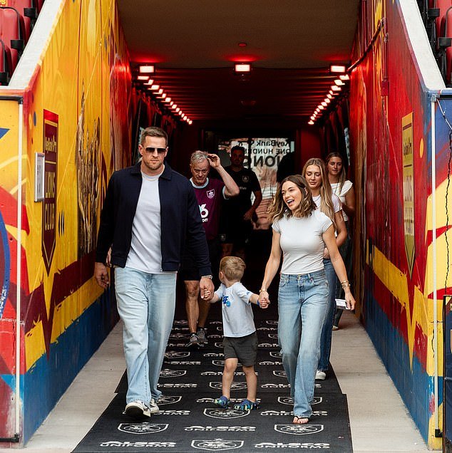 110067405-15983871-NFL_legend_JJ_Watt_left_furiously_defended_his_wife_former_USWNT-a-1_178424256004.jpeg