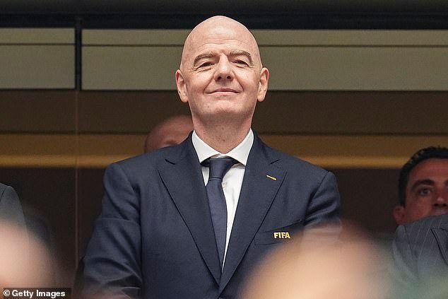 110090827-15986443-White_House_officials_are_set_to_meet_with_FIFA_President_Gianna-a-10_17843267697.jpeg