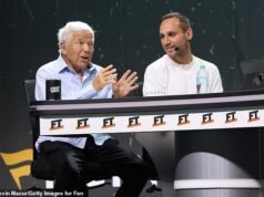 O proprietário do Patriots, Robert Kraft, quebra o silêncio sobre o escândalo de Mike Vrabel após as declarações explosivas de Dianna Russini