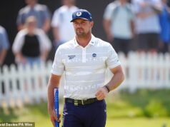 Bryson DeChambeau RETORNA ao Royal Birkdale para a terceira rodada do Open… apesar de ameaçar se retirar em meio a intenso escândalo de ‘trapaça’