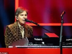 O roqueiro do Journey criticou Bruce Springsteen como “um velho chato e sarcástico” que “deveria calar a boca” depois que Mick Jagger mirou nele.