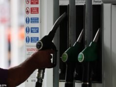 Os preços da gasolina ‘saltaram como um foguete’ quando os preços do petróleo atingiram US$ 100 o barril