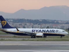Medo num voo da Ryanair: a janela explode: salve o passageiro