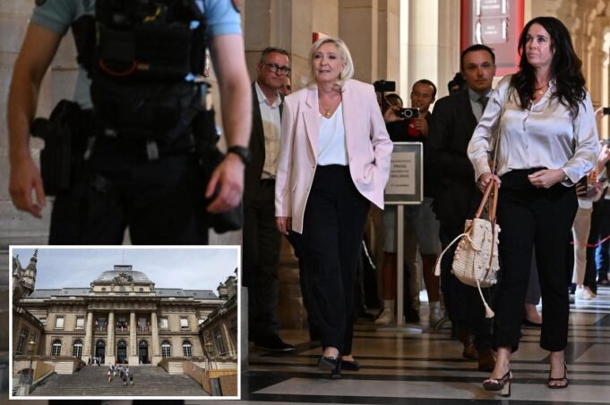 Um tribunal francês abriu caminho para Marine Le Pen concorrer em 2027, mas com a condição de que ela recusasse Um tribunal francês abriu caminho para Marine Le Pen concorrer em 2027, mas com a condição de que ela recusasse
