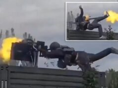 Soldados russos novatos se jogam descontroladamente de uma torre de metralhadora, quase matando o instrutor em um vídeo de treinamento viral