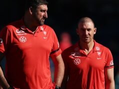 Simon Goodwin descartou a busca por treinador do Essendon Bombers