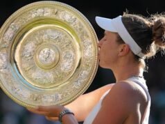 Noskova ficou encantada com a impressionante vitória sobre seu compatriota