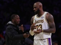 Agente: LeBron olhando para Heat, Cavs, Sixers, outros.